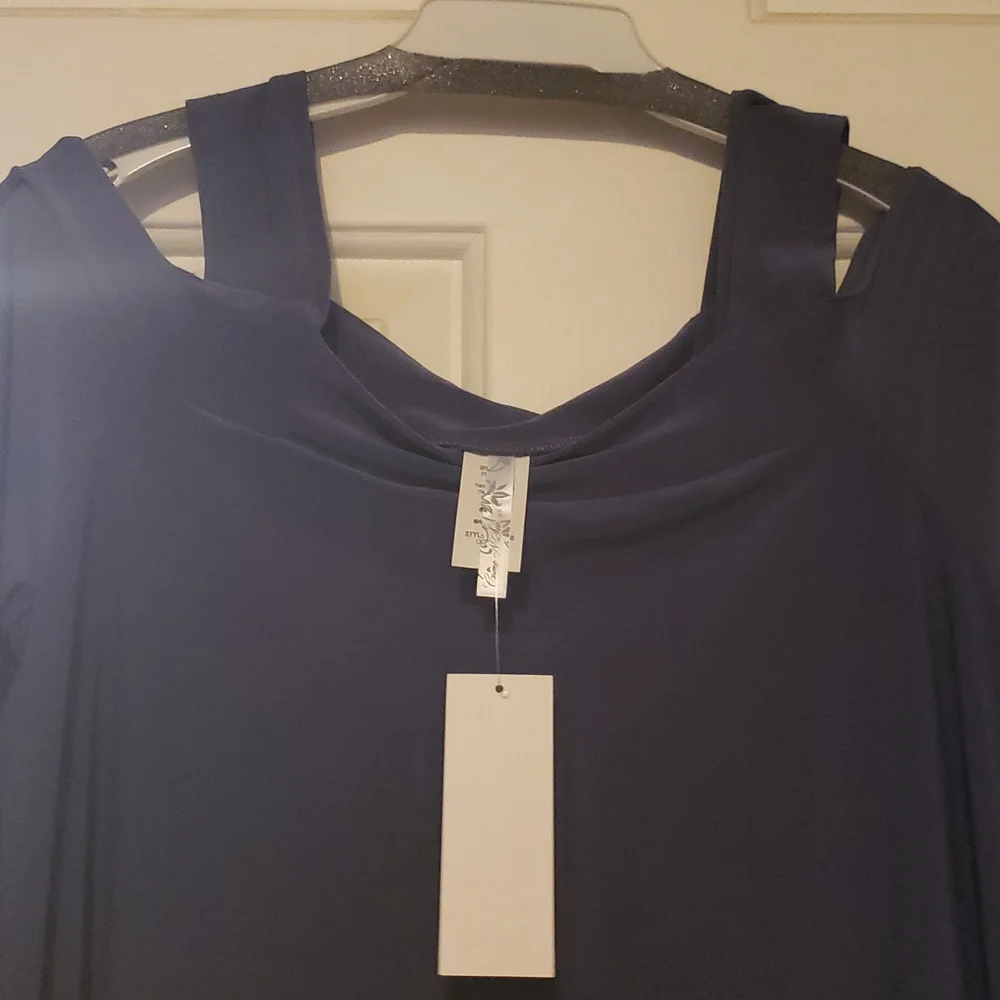 NWT Grey Boutique come and see top - Picture 2 of 4